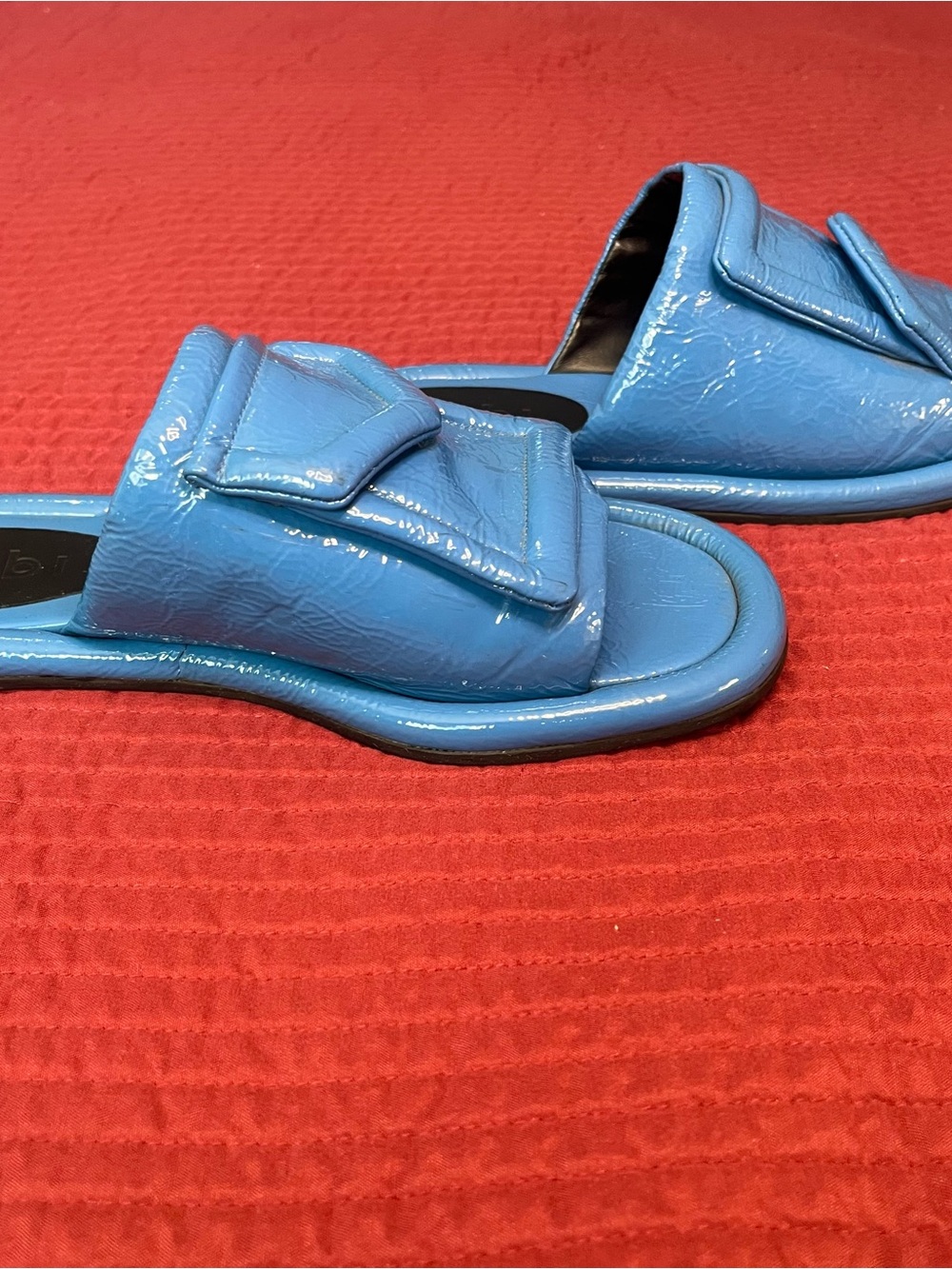 Tibi Beryen Naplack Blue Crinkled Patent Leather Padded Slide Sandals - US 9 - Picture 4 of 9